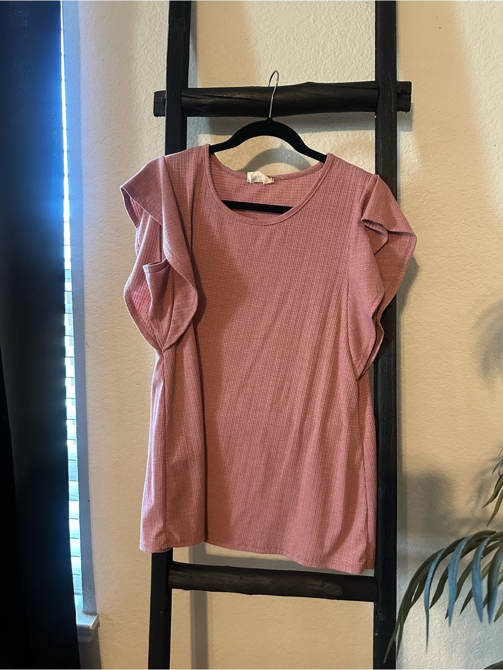 Source Unknown Dusty Rose Ruffle Sleeve Knit Top